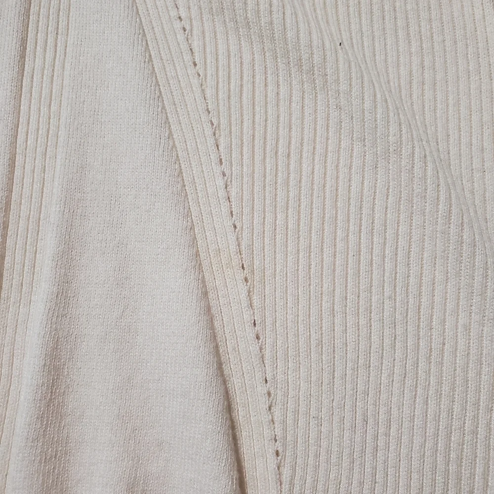 DKNY Jeans Off White Cream Ivory Knit V Neck Sweater - Picture 2 of 12